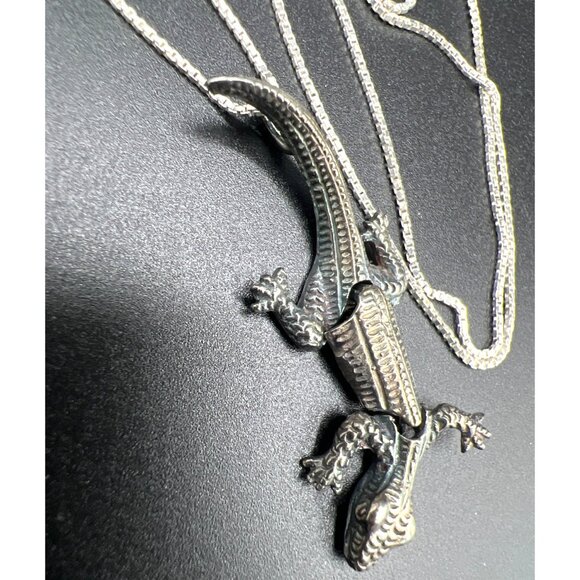 Sterling Silver Articulated Lizard Pendant Necklace 925 18" Box Chain Reptile - Picture 3 of 10